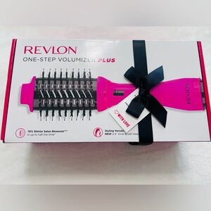 Revlon  One Step Volumizer Plus Hair Dryer Brush